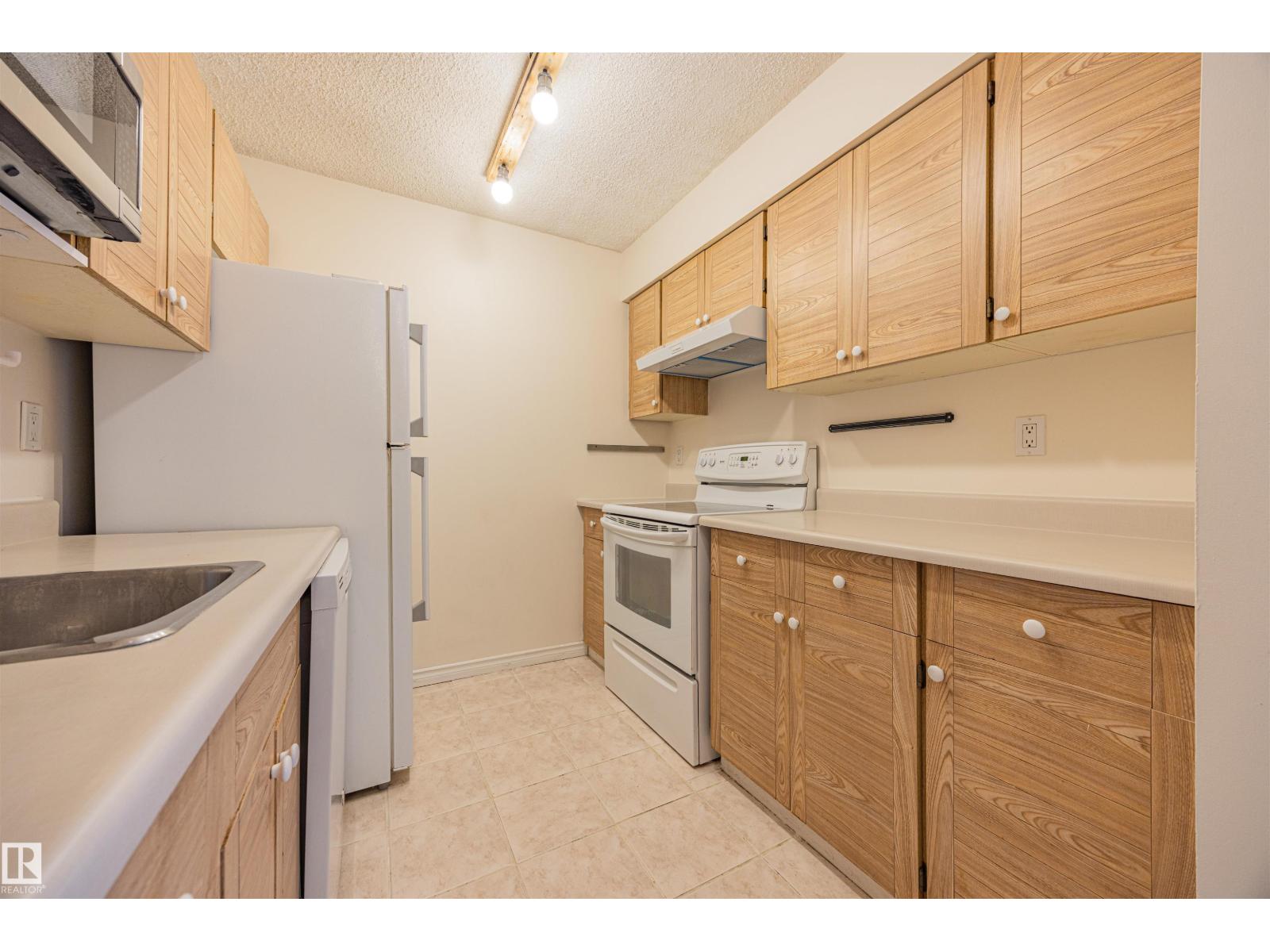 #606 9917 110 ST NW, Edmonton