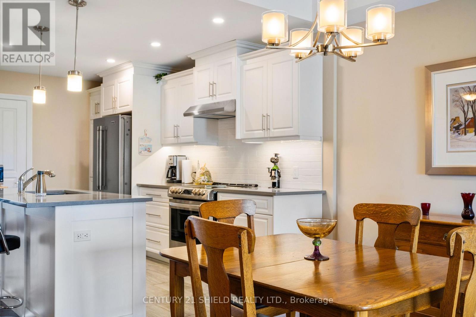 292 EAST RIDGE DRIVE - 13