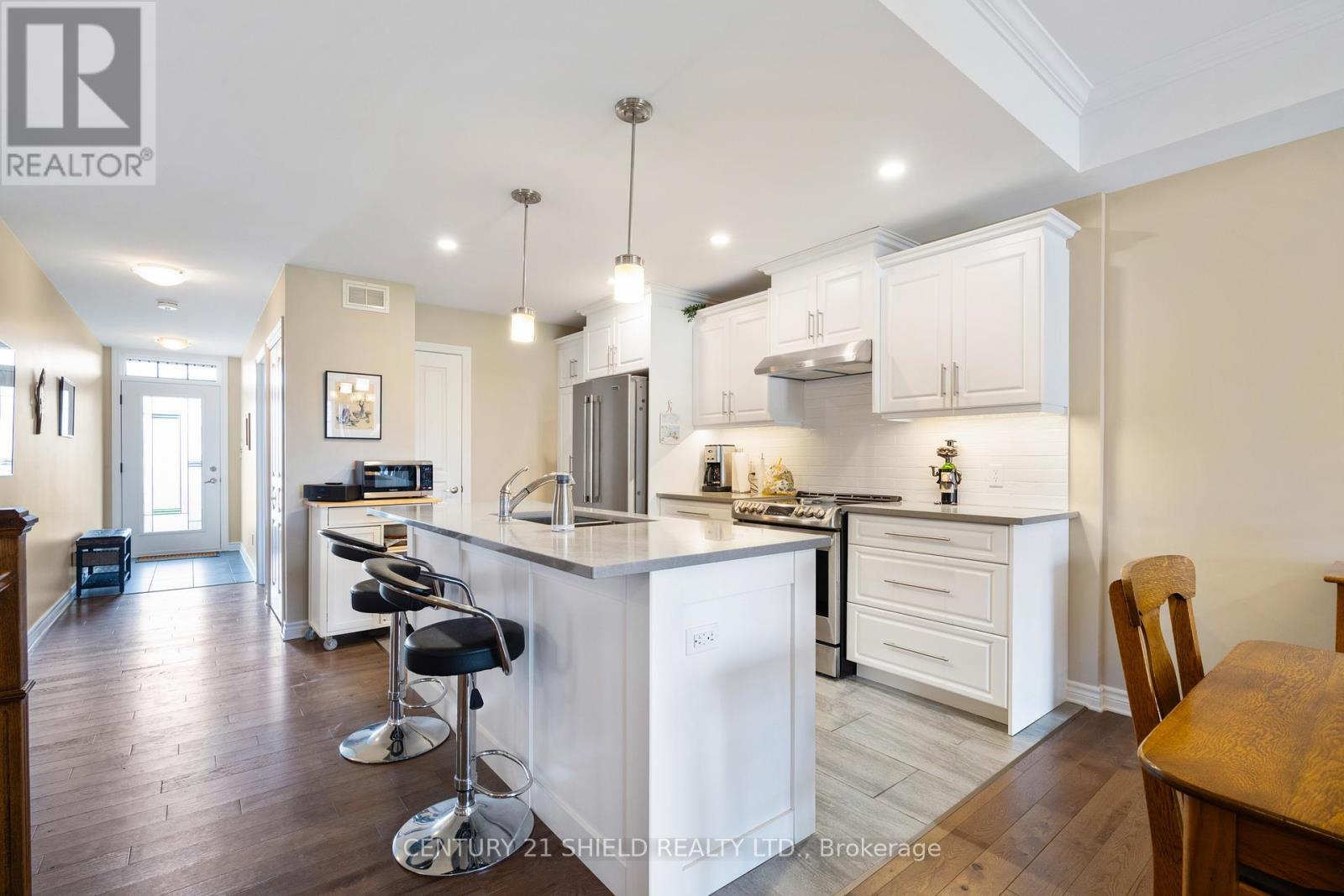 292 EAST RIDGE DRIVE - 17