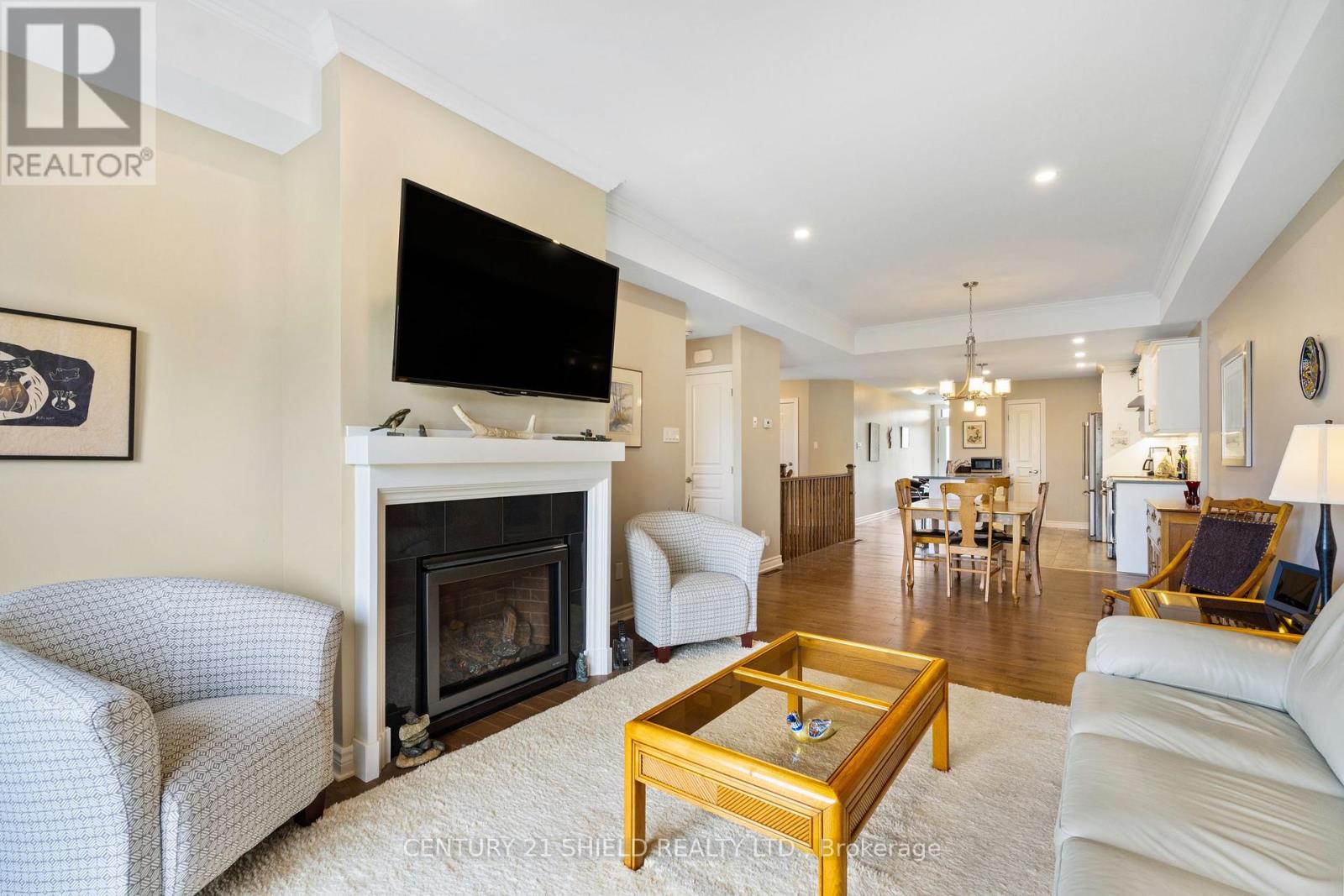 292 EAST RIDGE DRIVE - 22