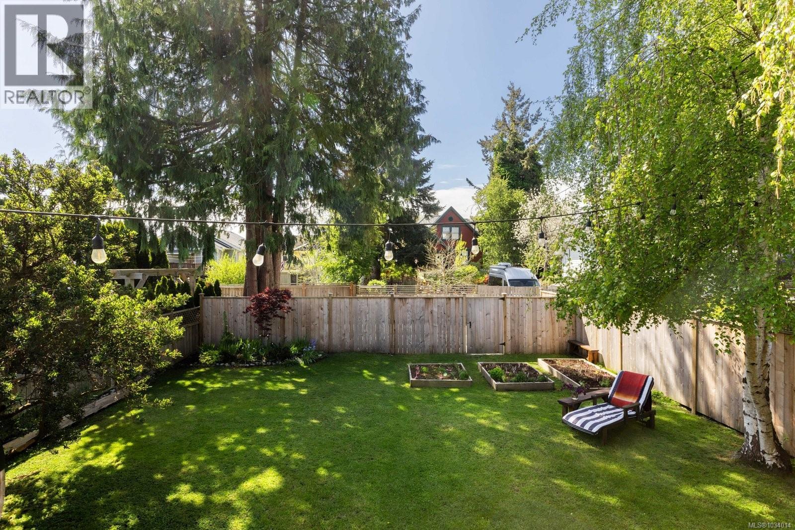  1163 Chapman Street, Victoria
