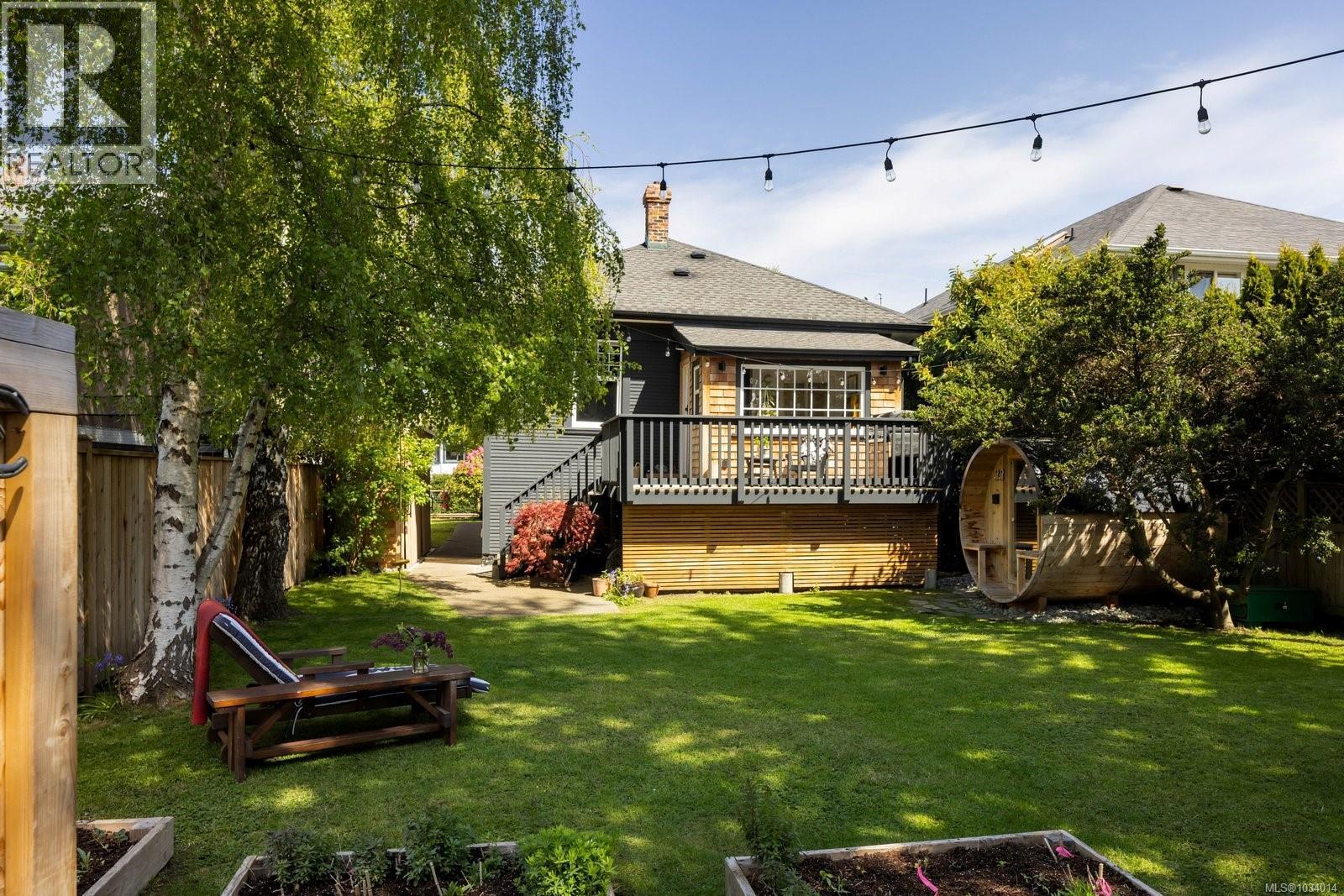  1163 Chapman Street, Victoria