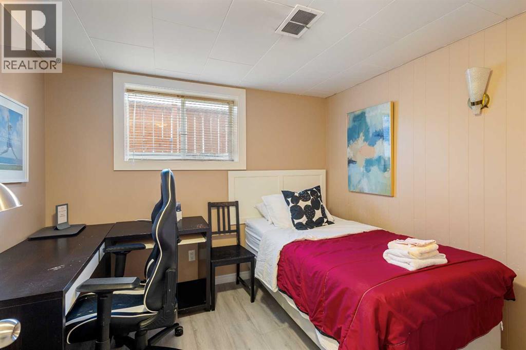 2812 24 Street NW - 30