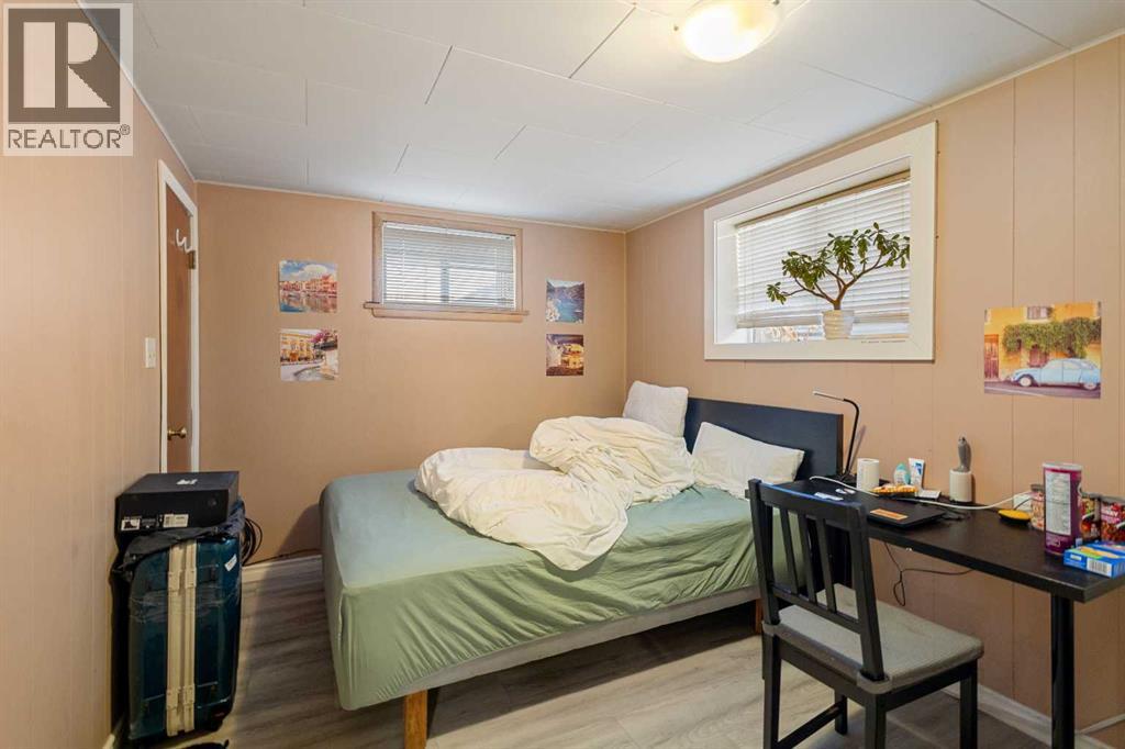 2812 24 Street NW - 29