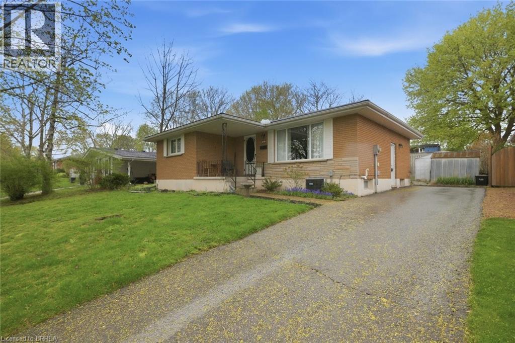 13 MACKAY Avenue - 1