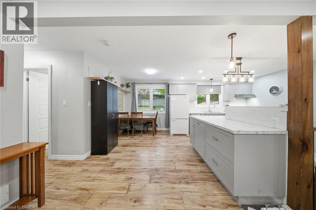 13 MACKAY Avenue - 10
