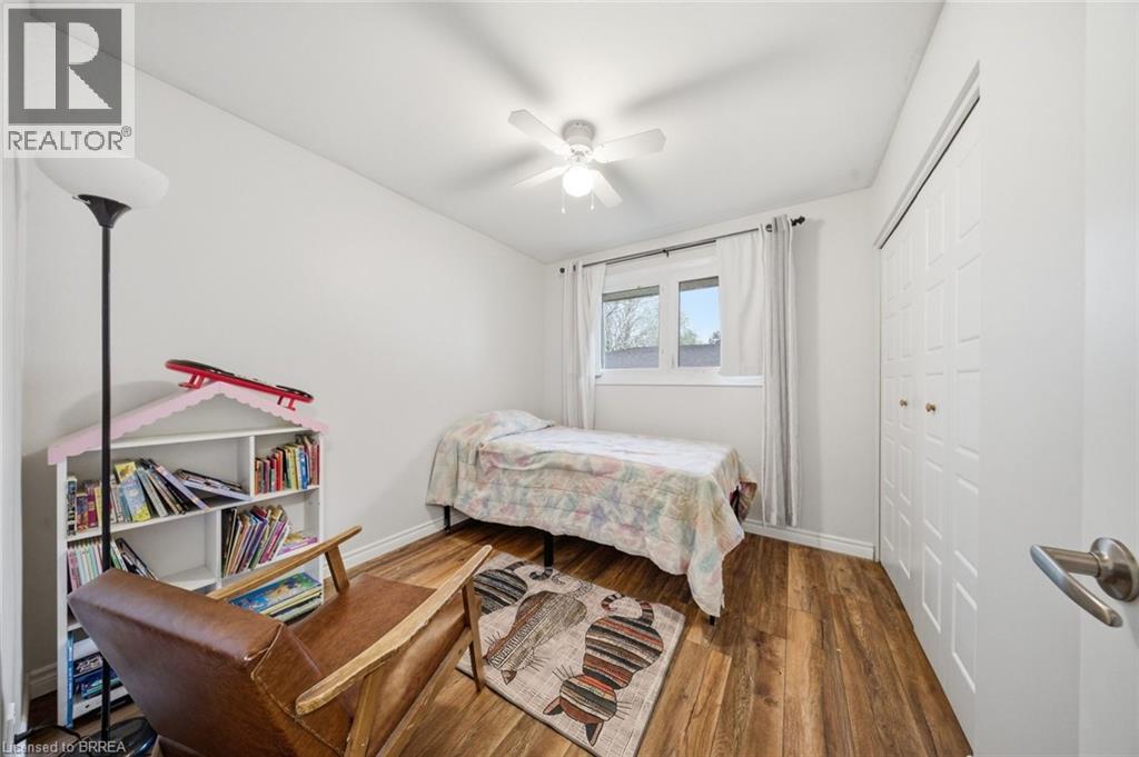 13 MACKAY Avenue - 17