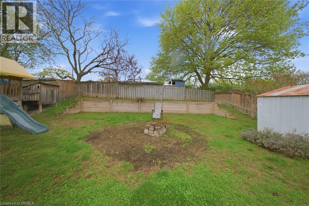 13 MACKAY Avenue - 32