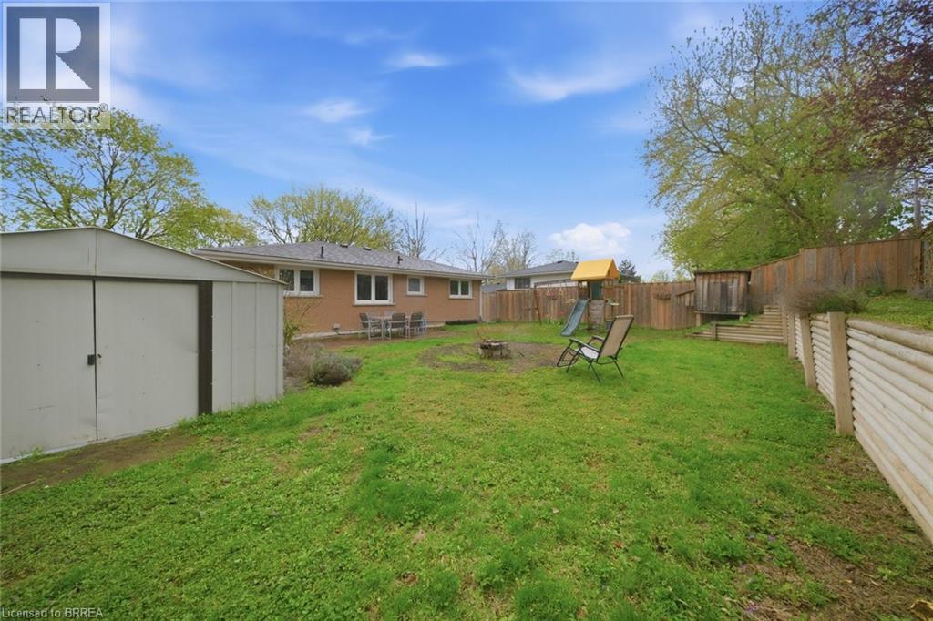 13 MACKAY Avenue - 33