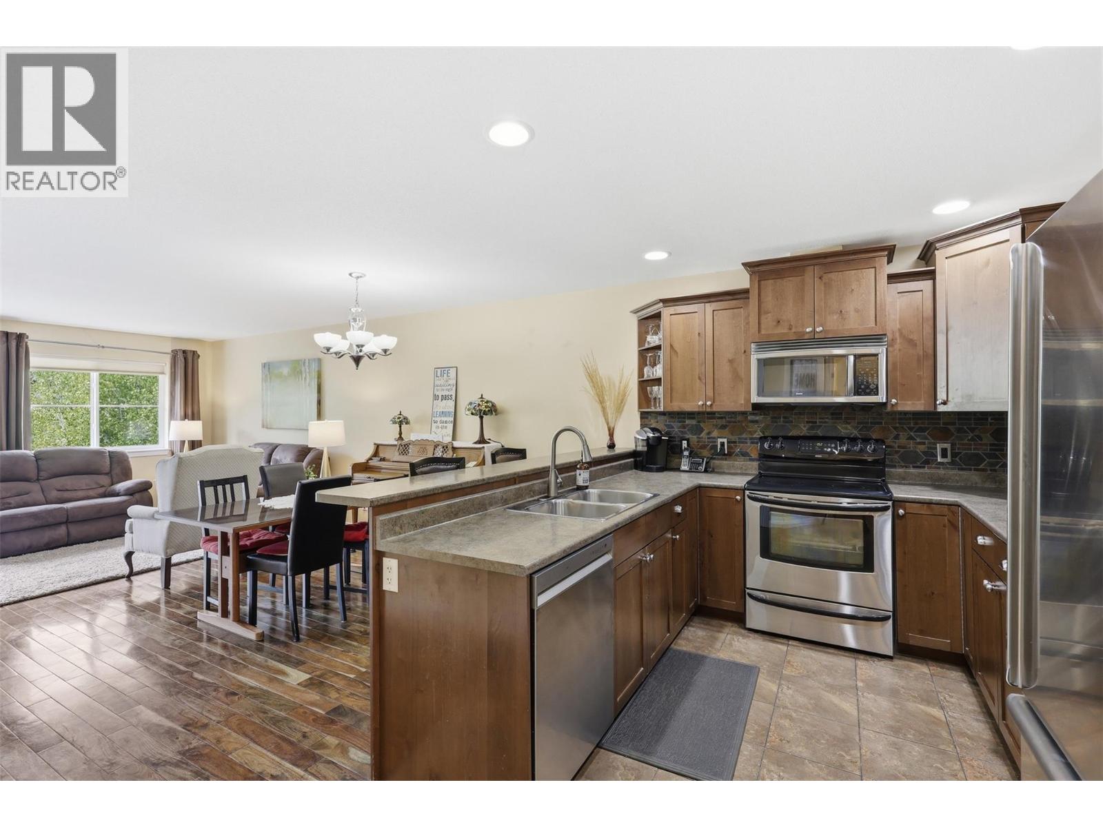 #5 930 Stagecoach Drive - Image 2