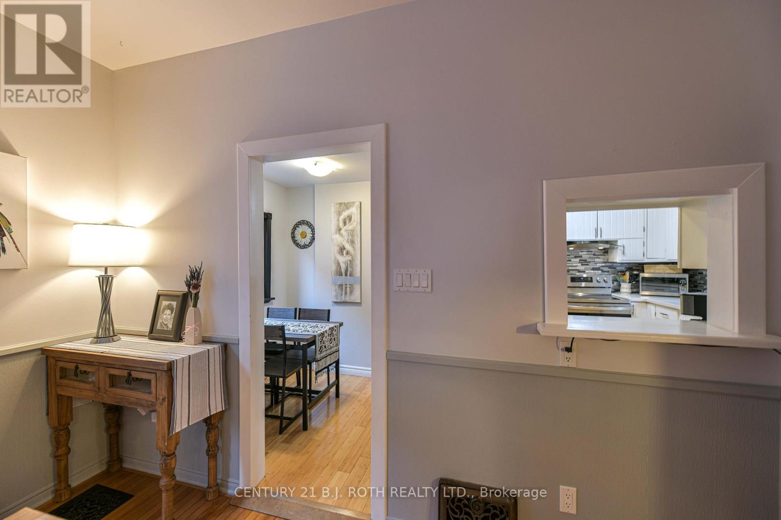 45 ALBERT STREET N - 17