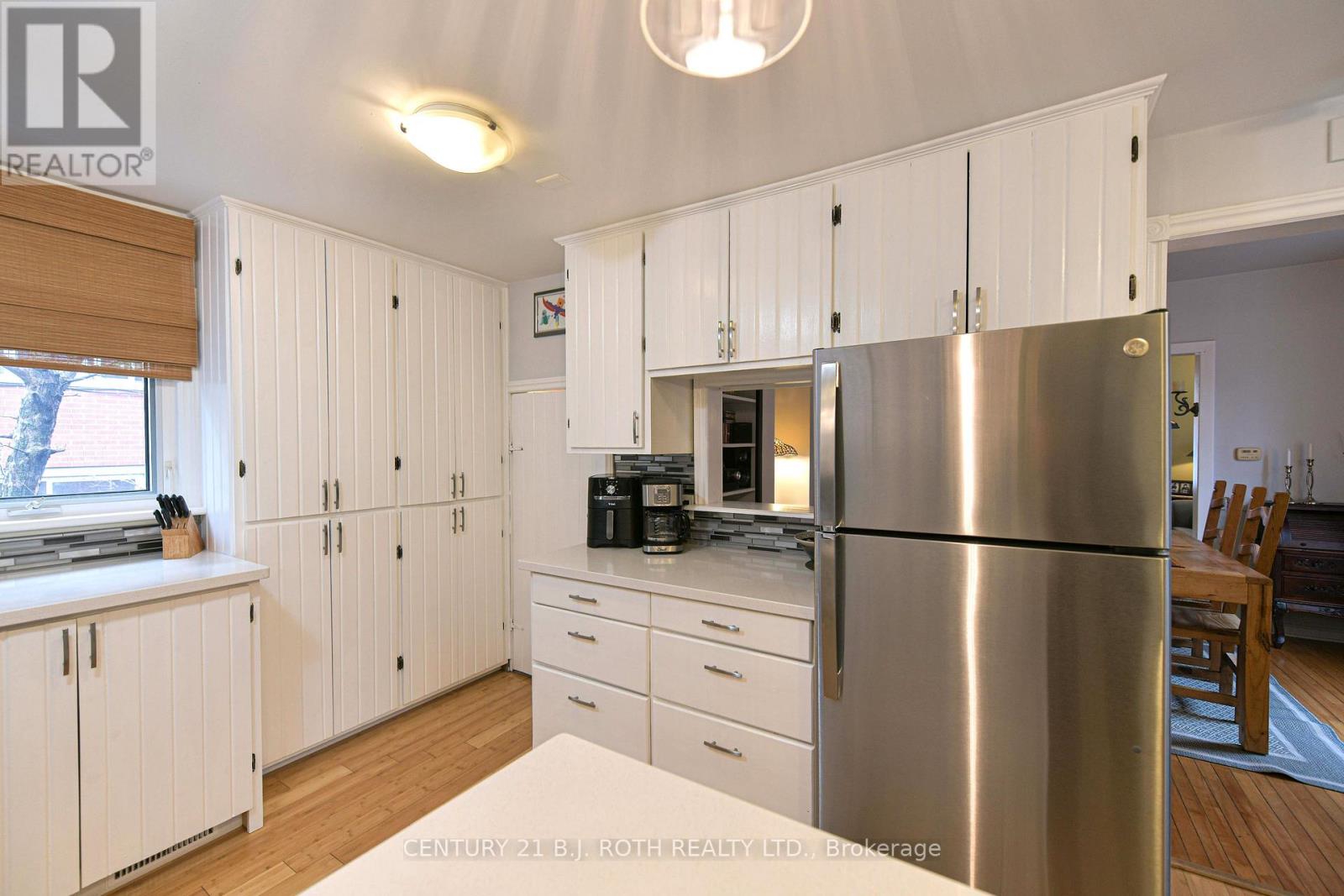 45 ALBERT STREET N - 22