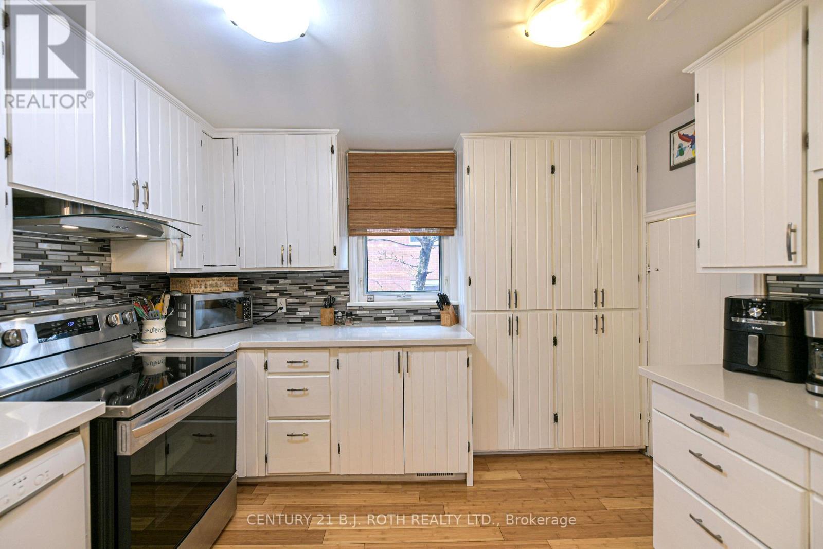 45 ALBERT STREET N - 21