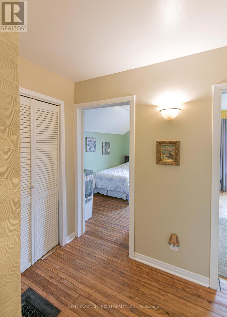 45 ALBERT STREET N - 35
