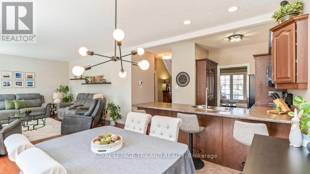 10 PRESPA COURT Property Photo