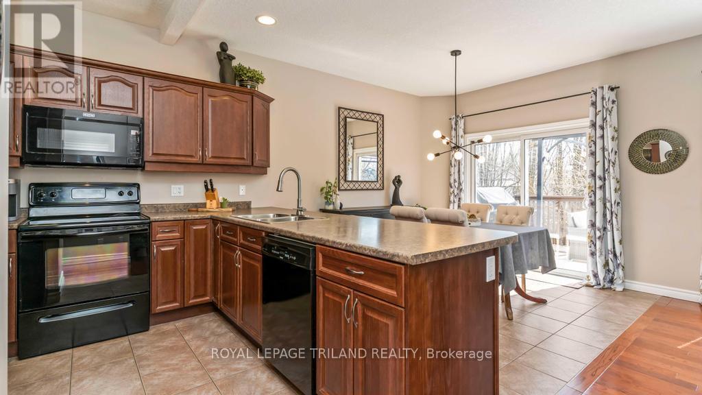 10 PRESPA COURT Property Photo