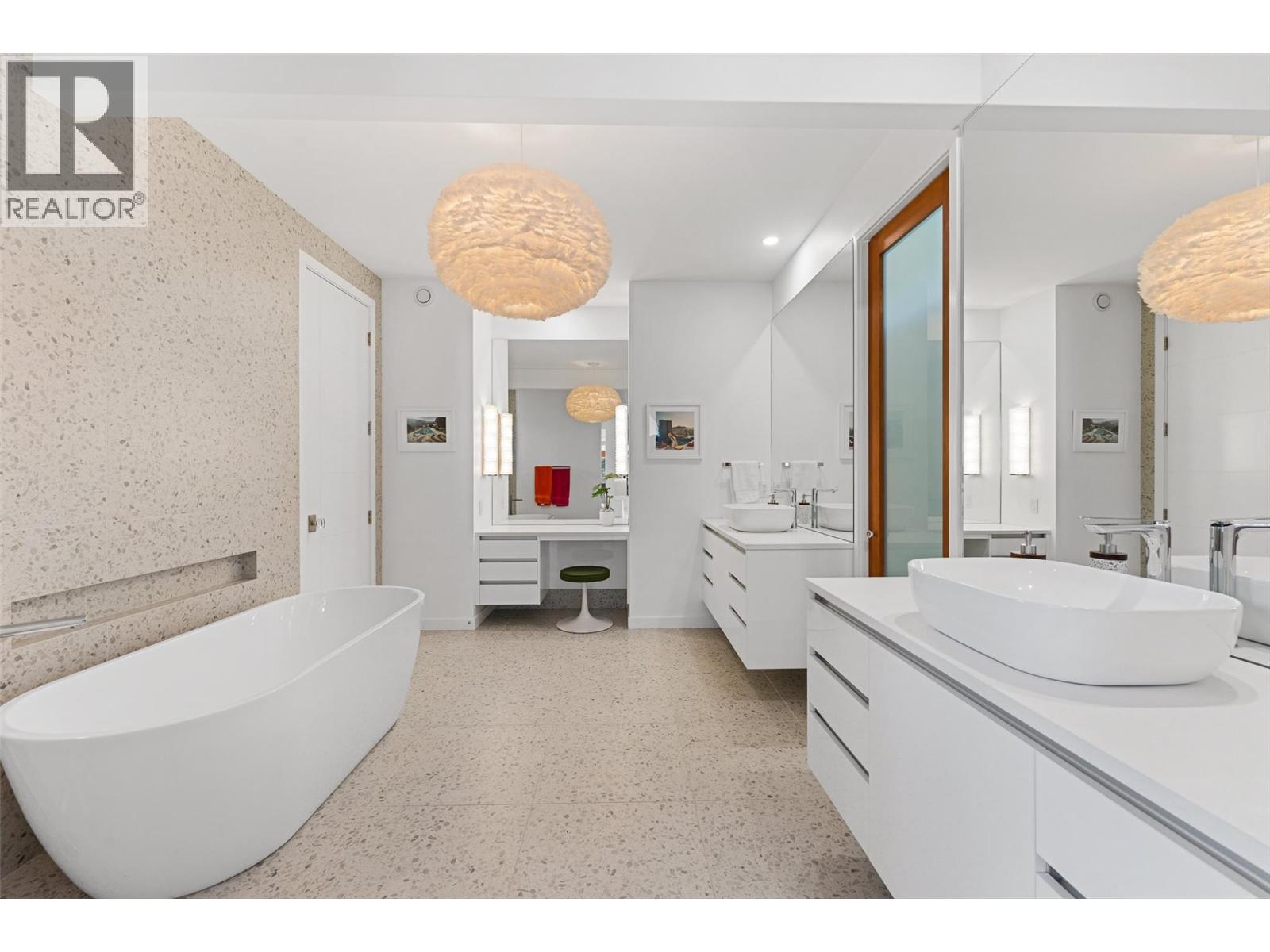 3052 Wales Road, West Kelowna
