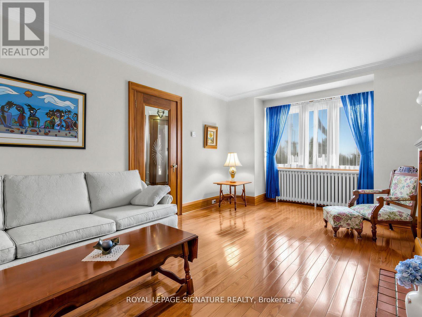 136 CRANBROOKE AVENUE - 13