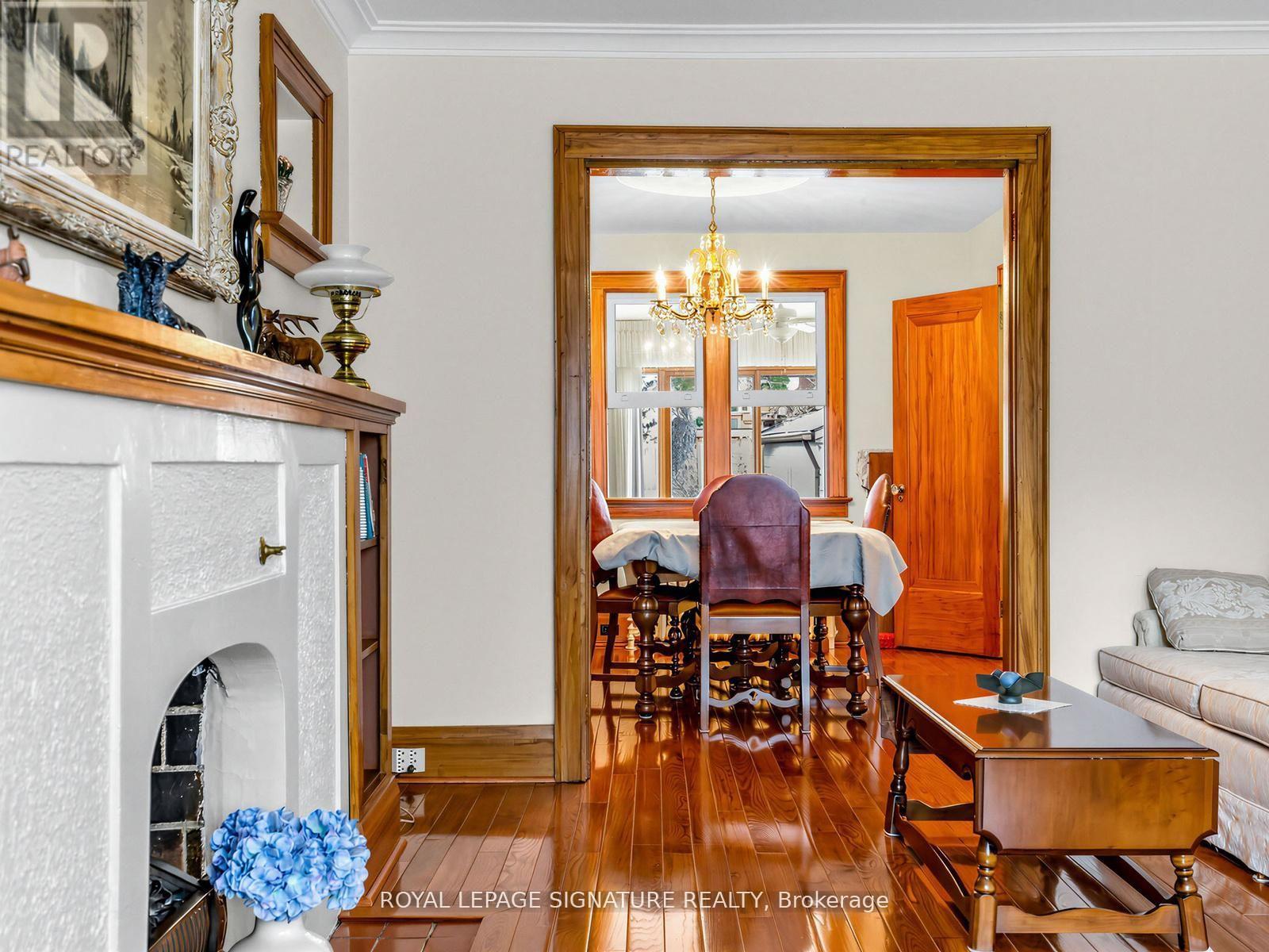136 CRANBROOKE AVENUE - 17