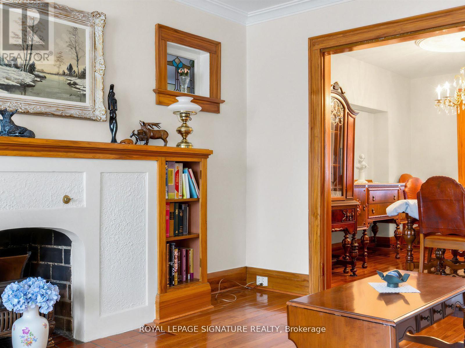 136 CRANBROOKE AVENUE - 18