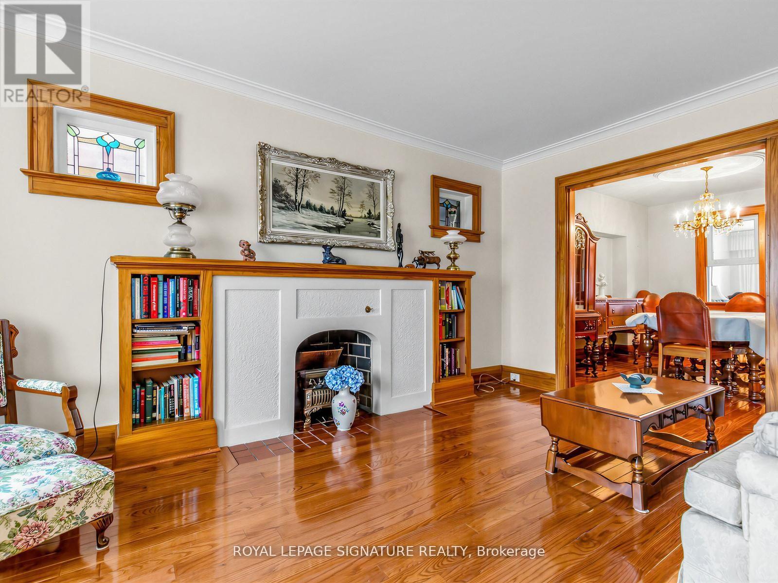 136 CRANBROOKE AVENUE - 19