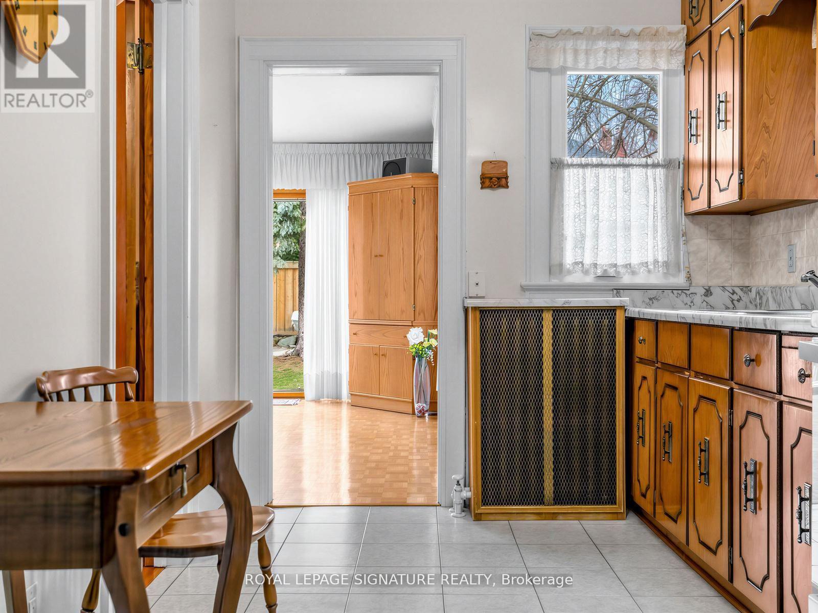 136 CRANBROOKE AVENUE - 23