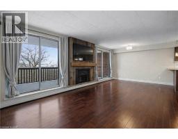 Living room - 63 Conroy Crescent Unit# 52, Guelph, ON N1G2V5 Photo 8