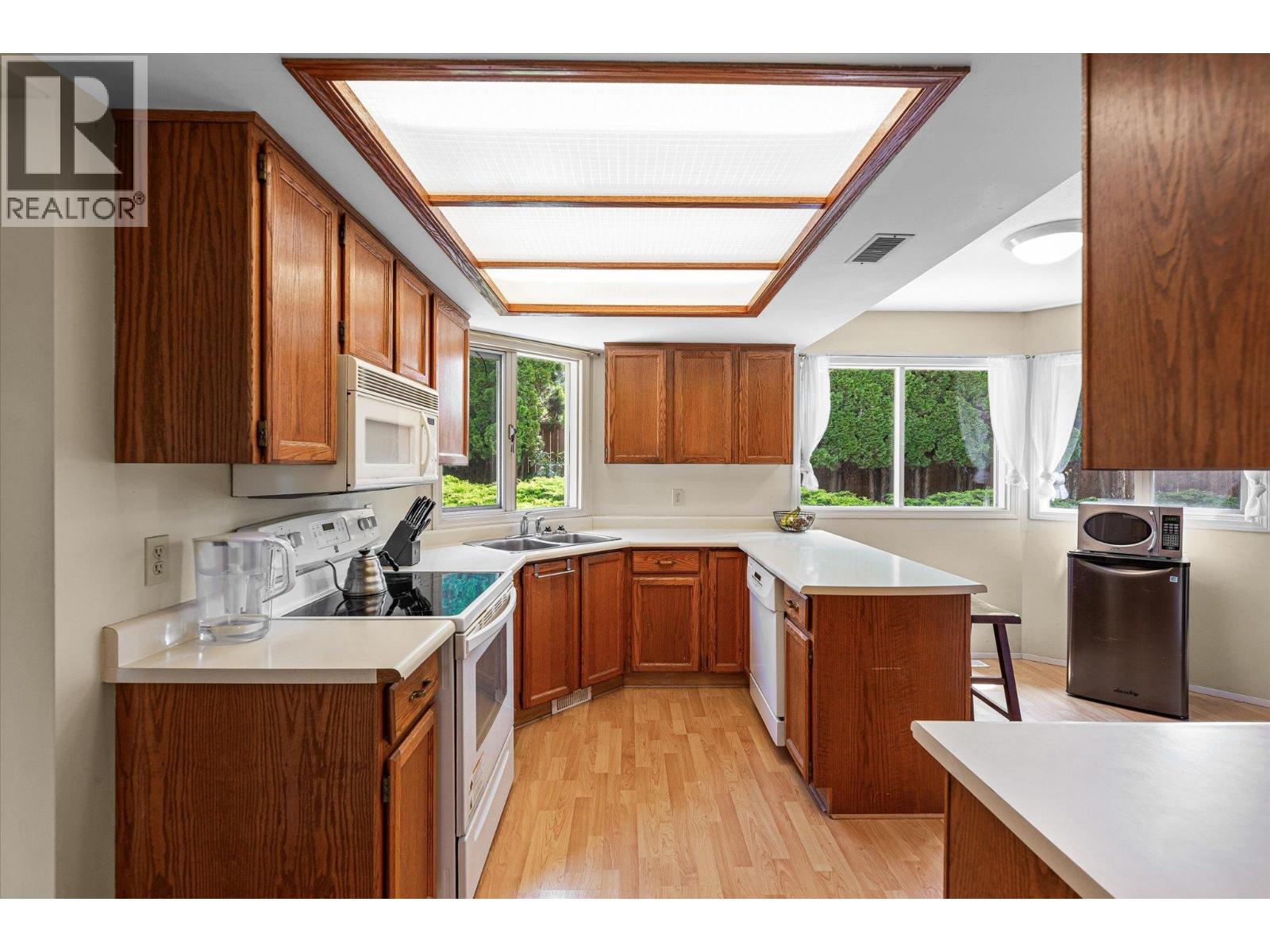 1170 Wintergreen Crescent - 16
