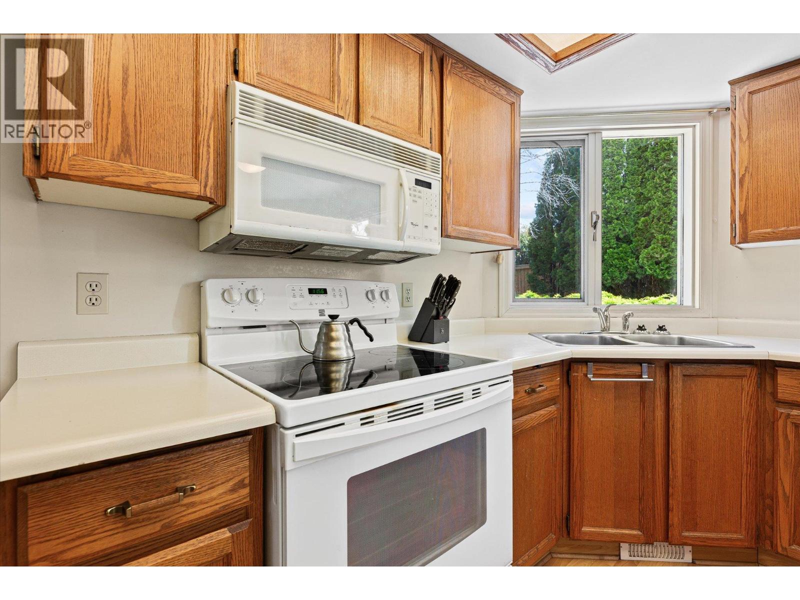  1170 Wintergreen Crescent, Kelowna