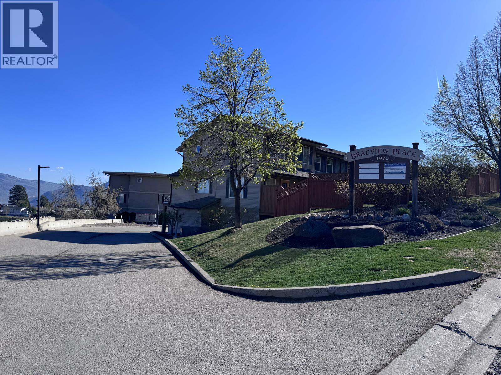 #41 1970 BRAEVIEW Place - 29