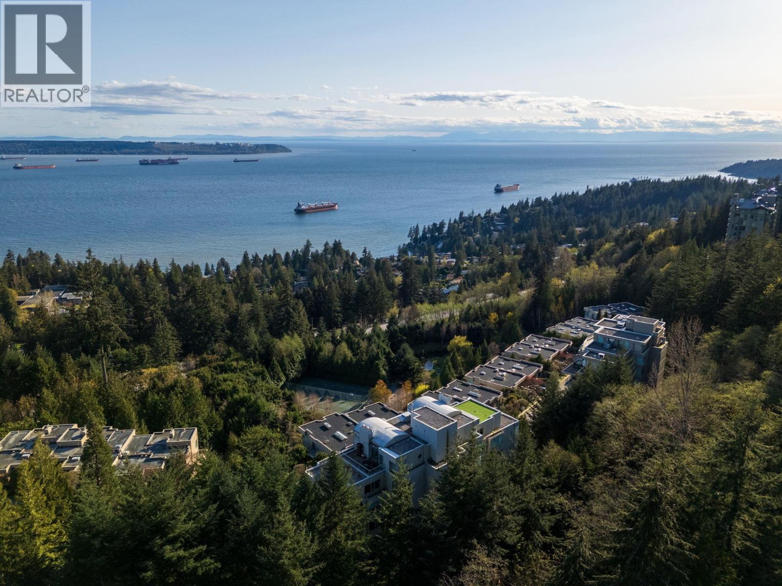 701 3105 DEER RIDGE DRIVE, West Vancouver