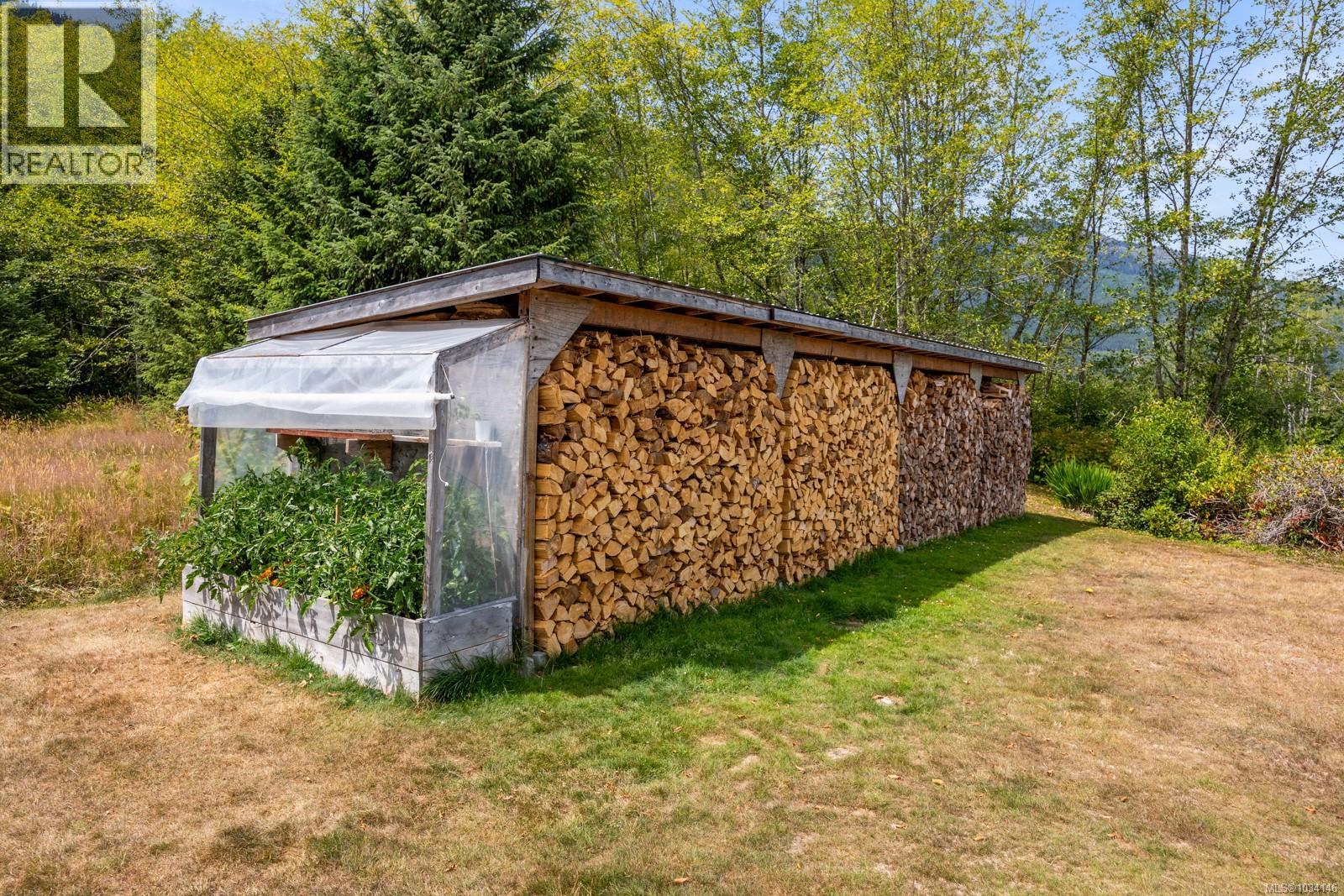 843 Sayward Rd - 9