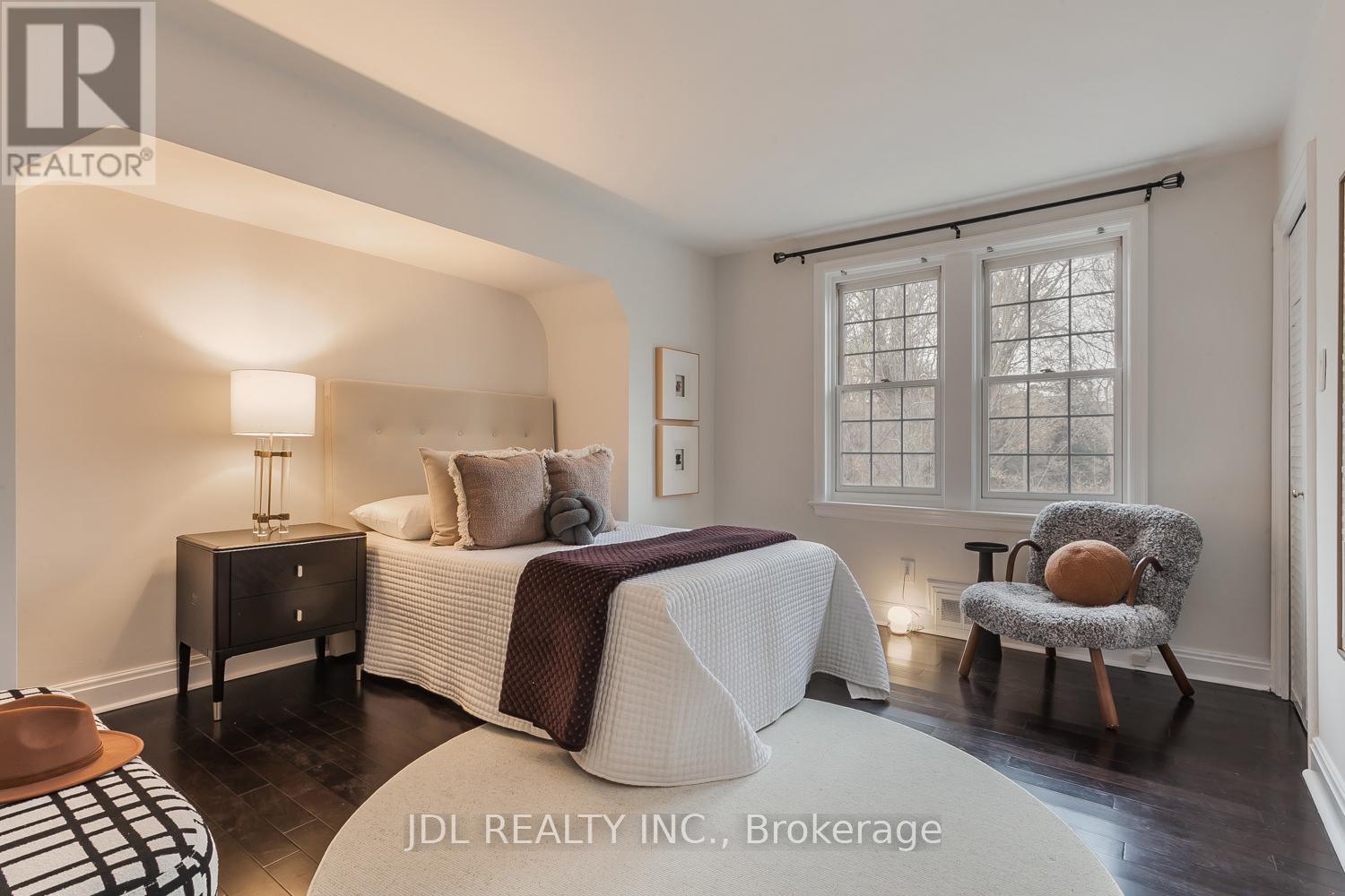 6 FARMINGDALE ROAD - 17