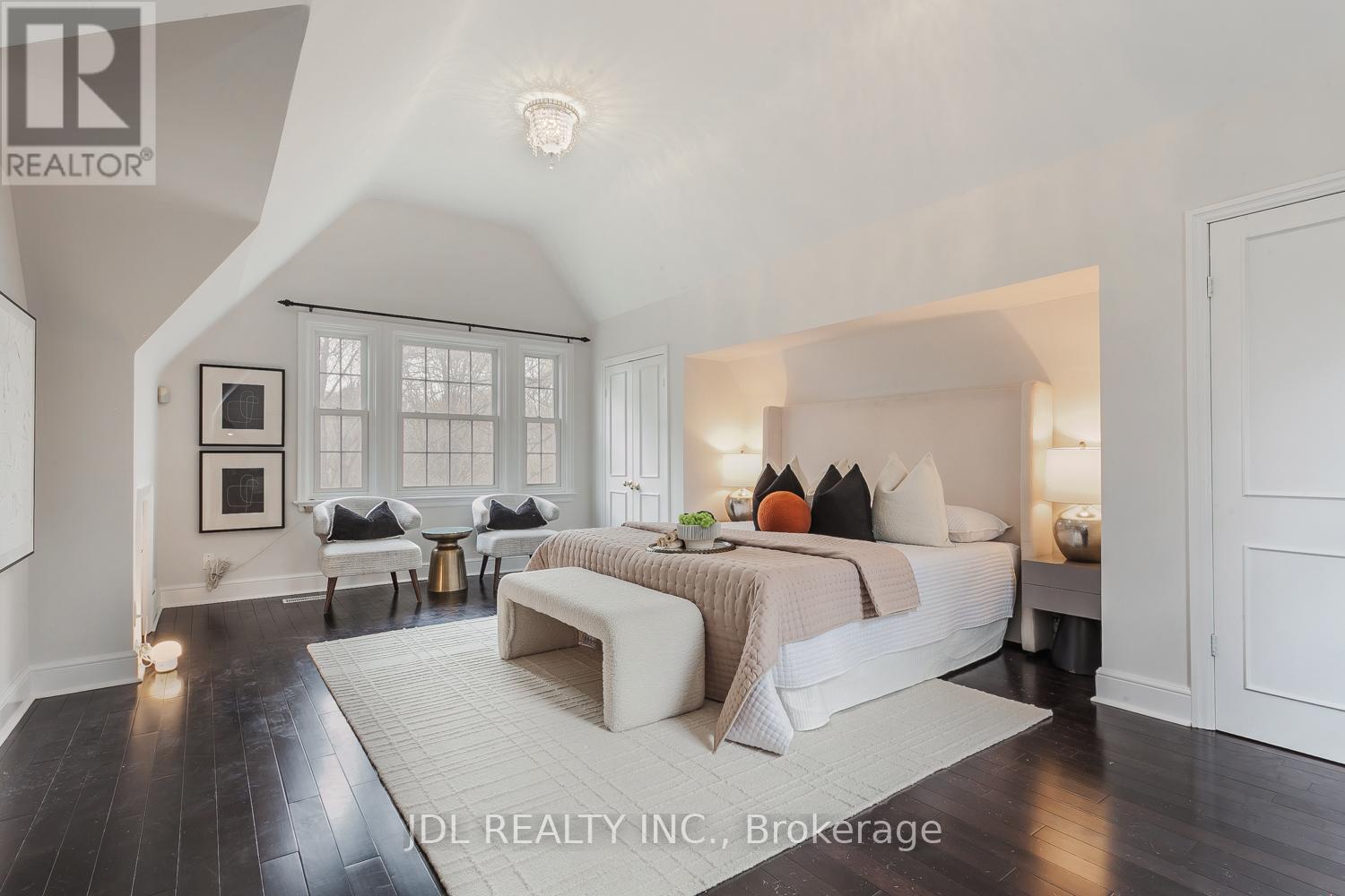 6 FARMINGDALE ROAD - 25