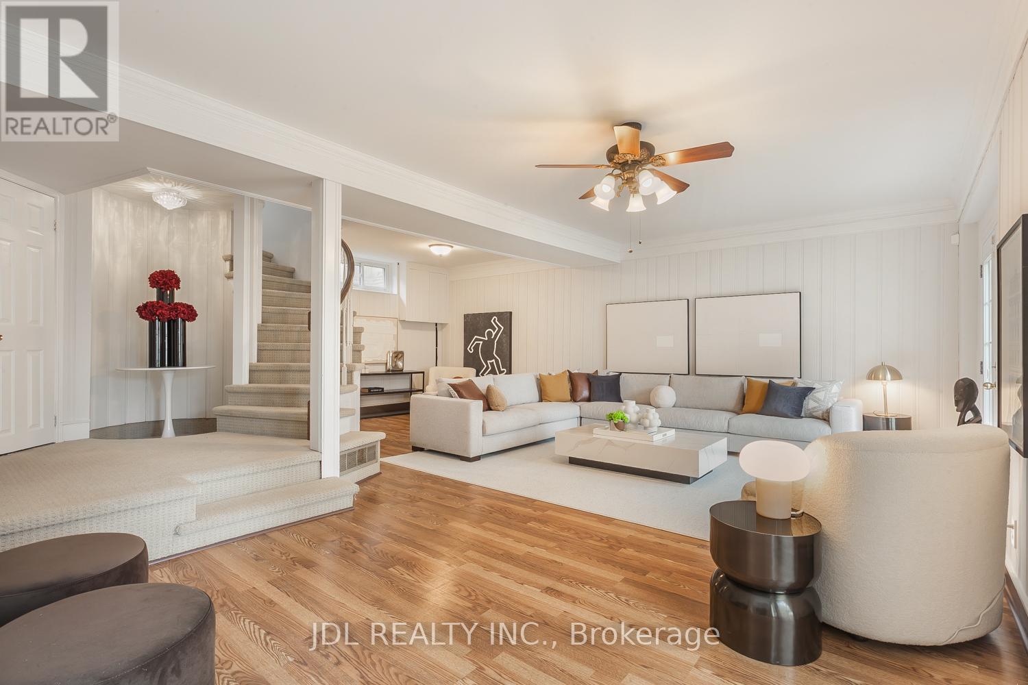6 FARMINGDALE ROAD - 28