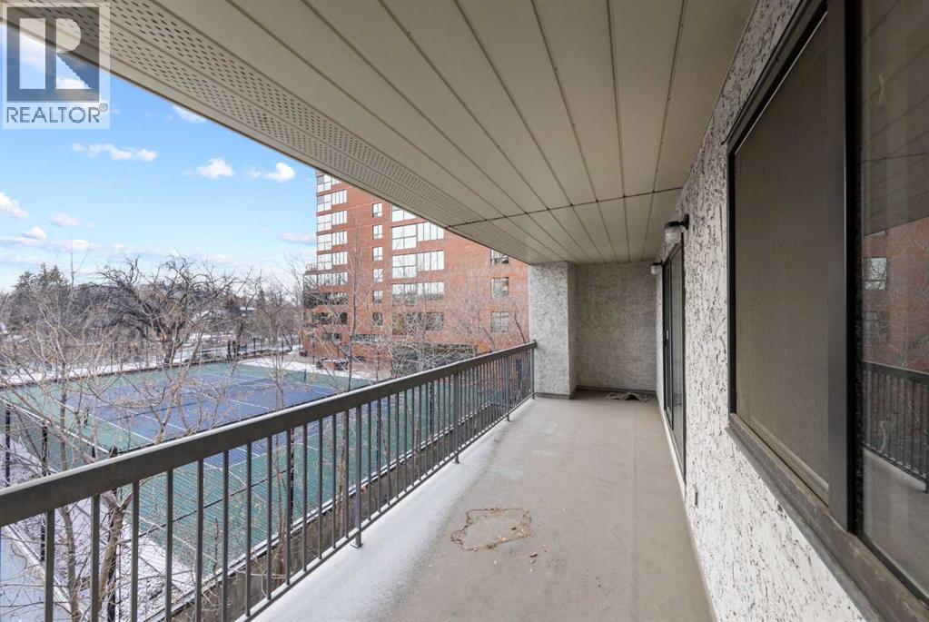 #301 305 25 Avenue SW - 25