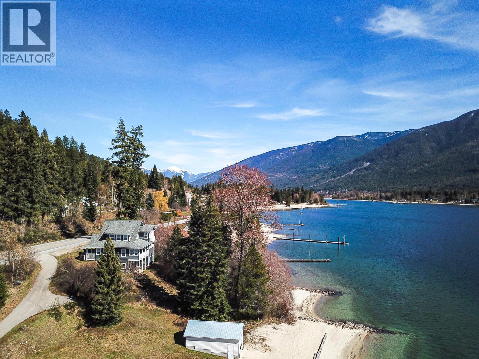 5916 Highway 3a Highway, Balfour