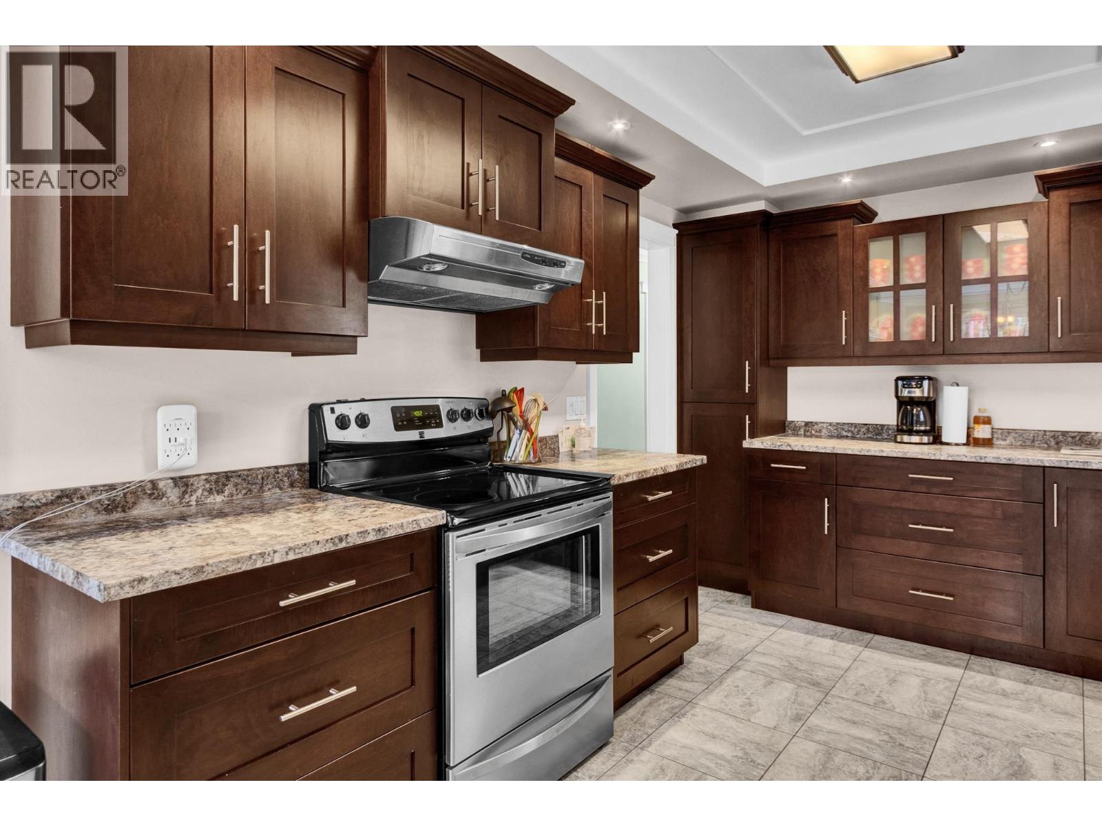 Photo 10 of 36 — 3466 SUTHERLAND ROAD · Prince George, BC