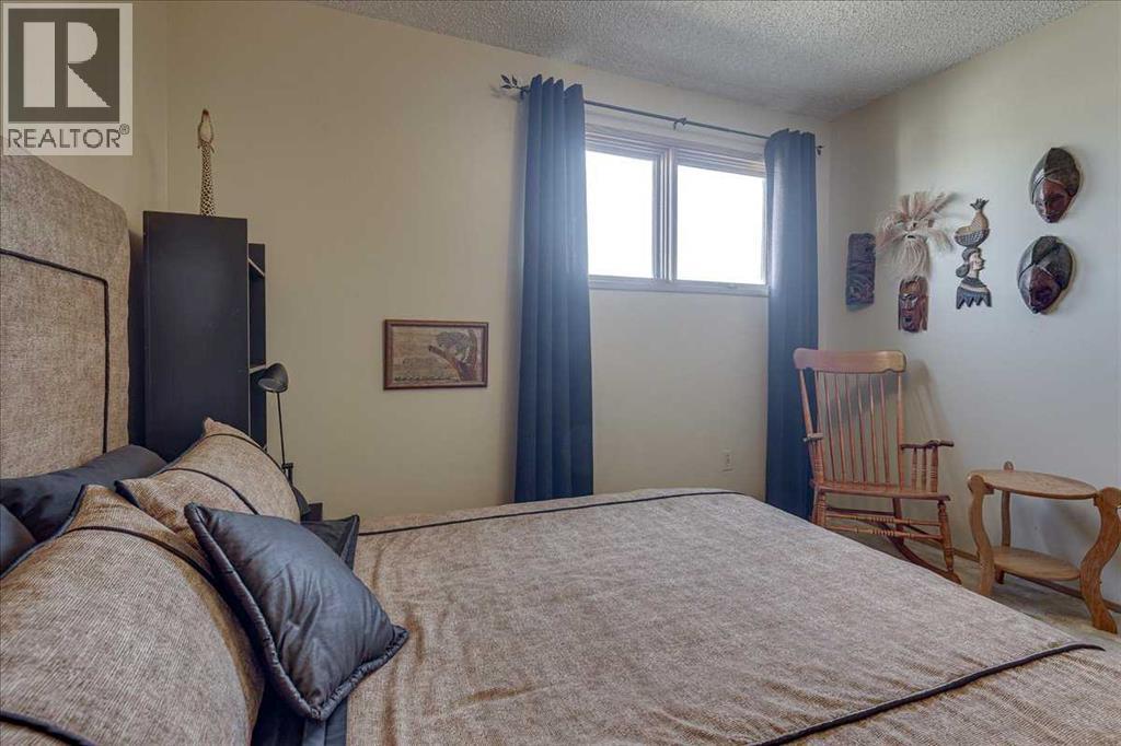 5323 Margodt Close, Innisfail