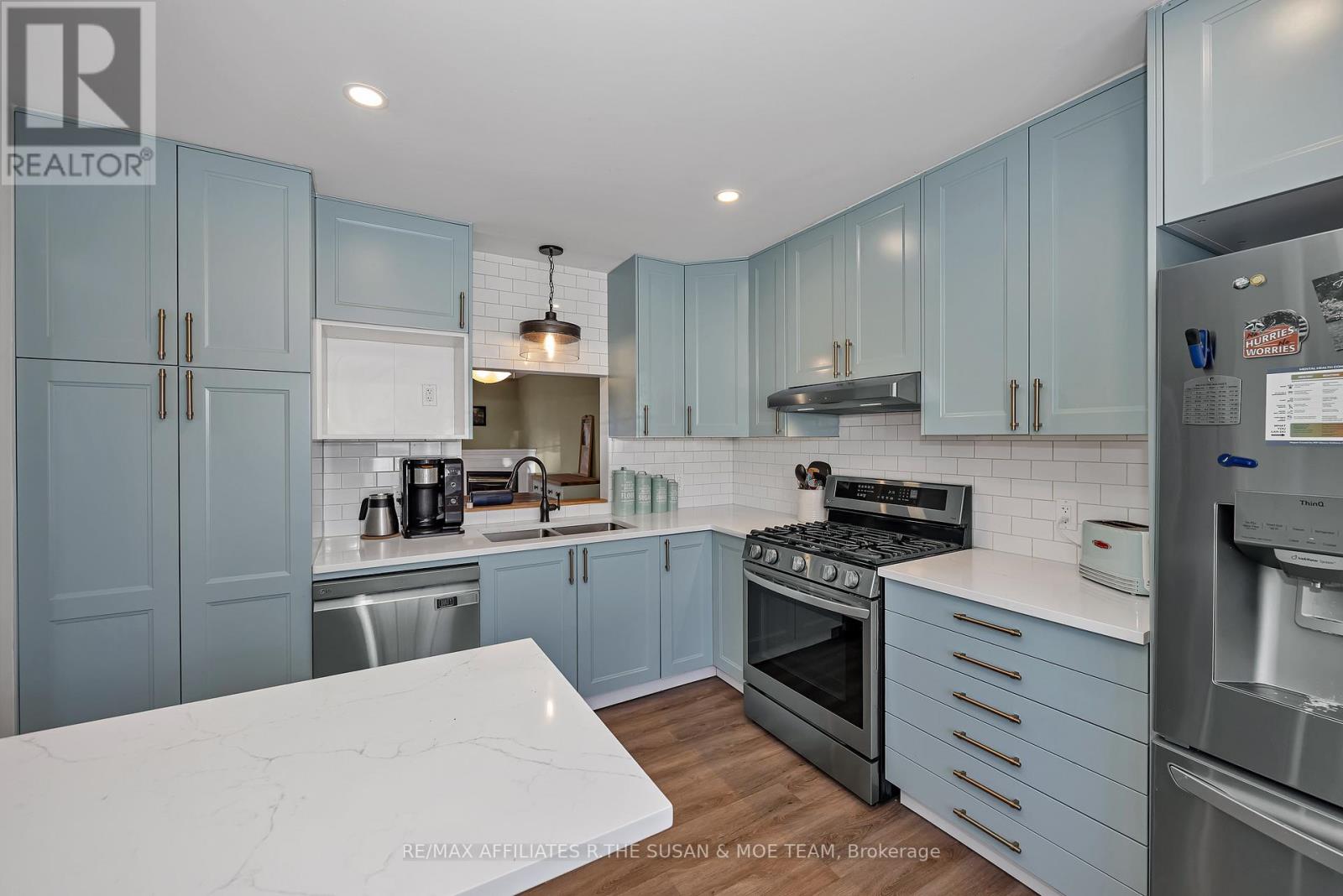 35 MONTEREY DRIVE - 11