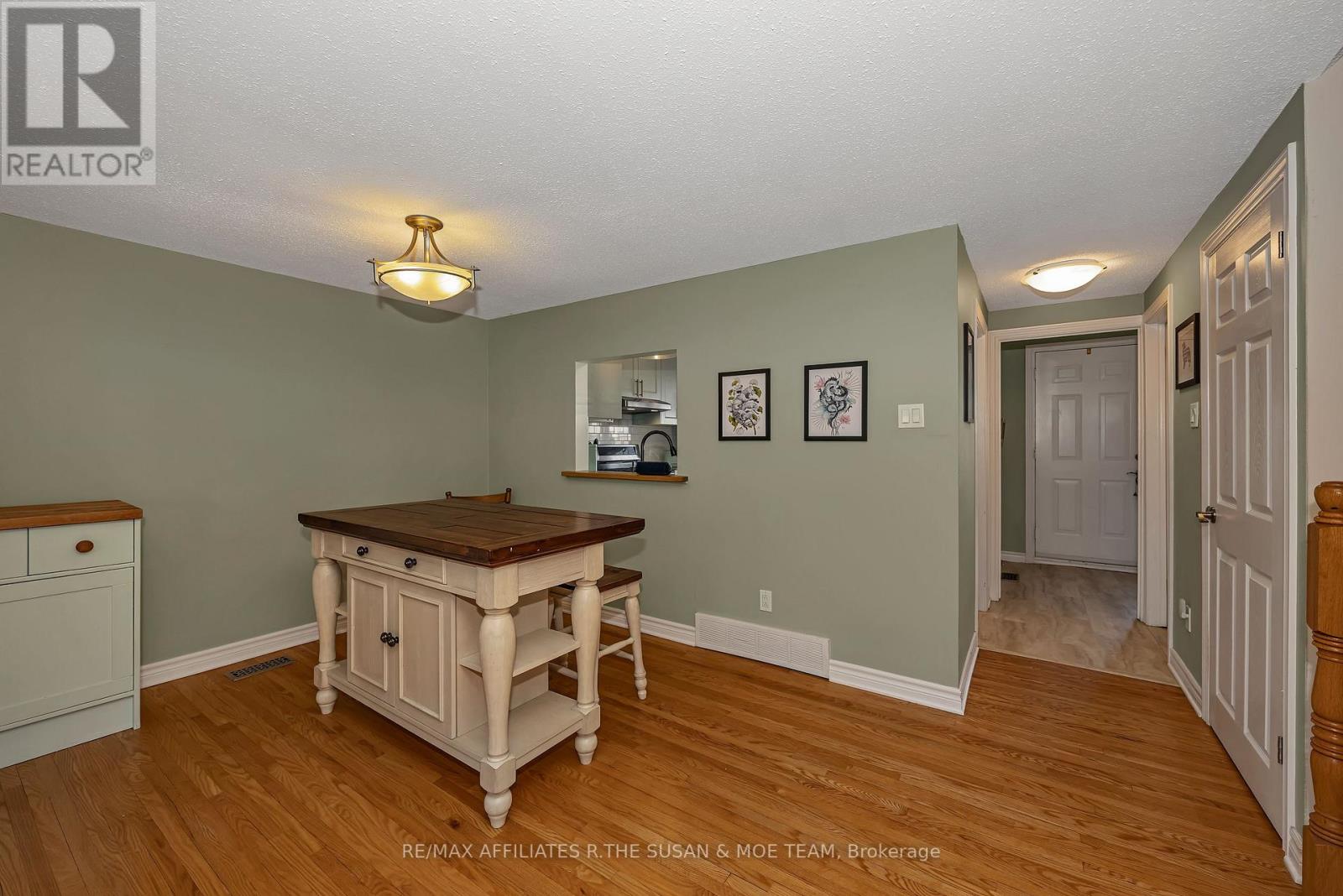 35 MONTEREY DRIVE - 13