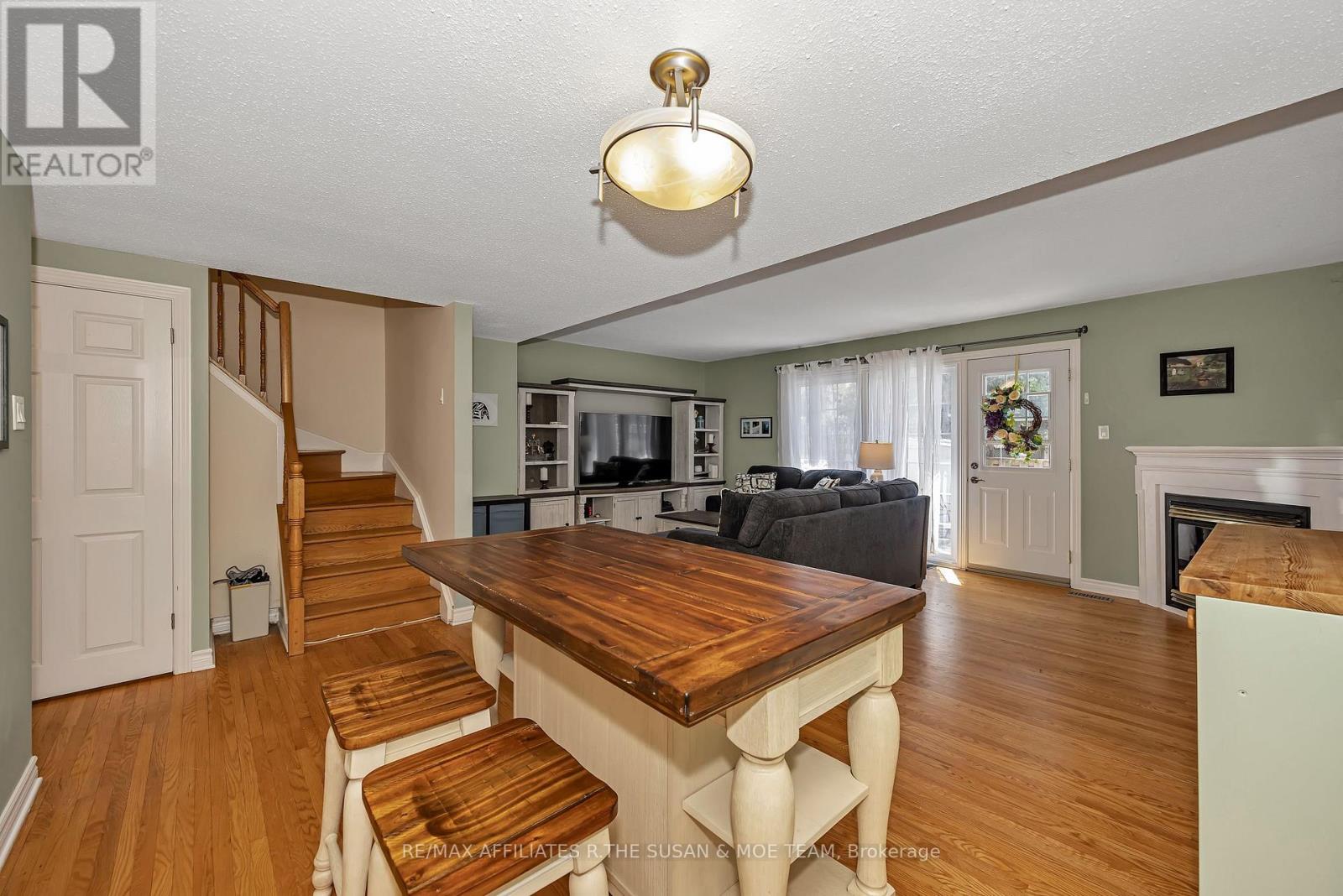 35 MONTEREY DRIVE - 14