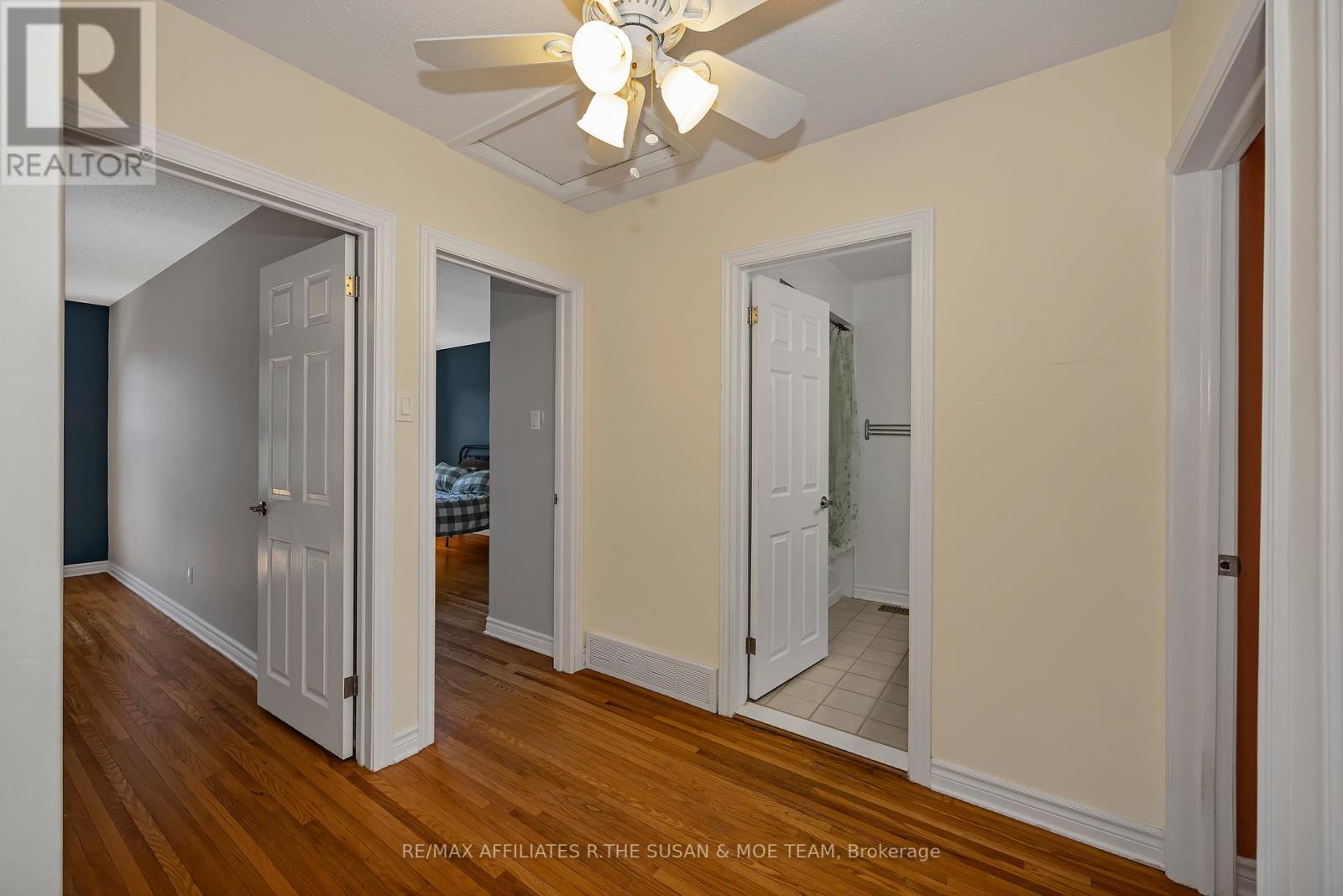 35 MONTEREY DRIVE - 20