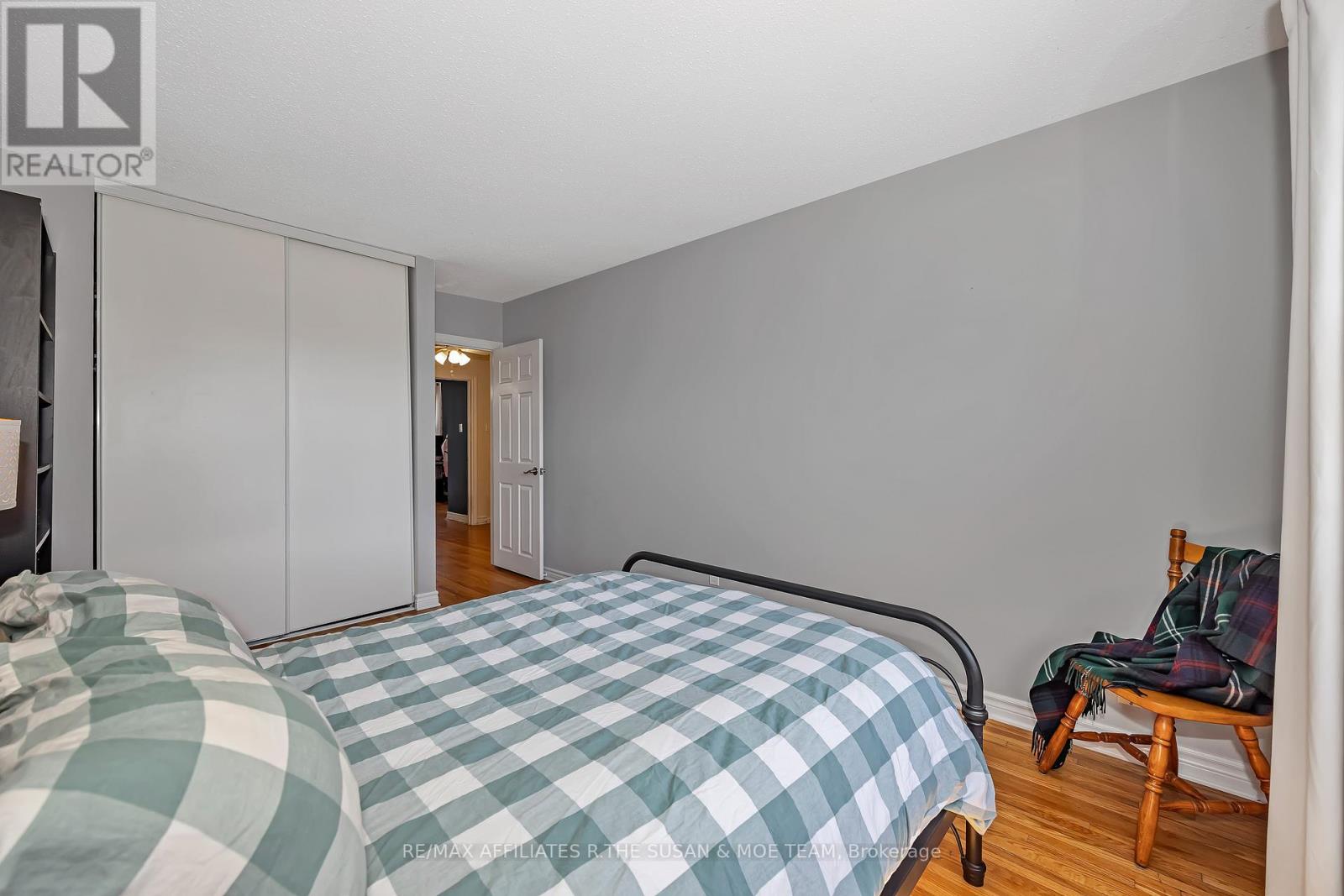 35 MONTEREY DRIVE - 22