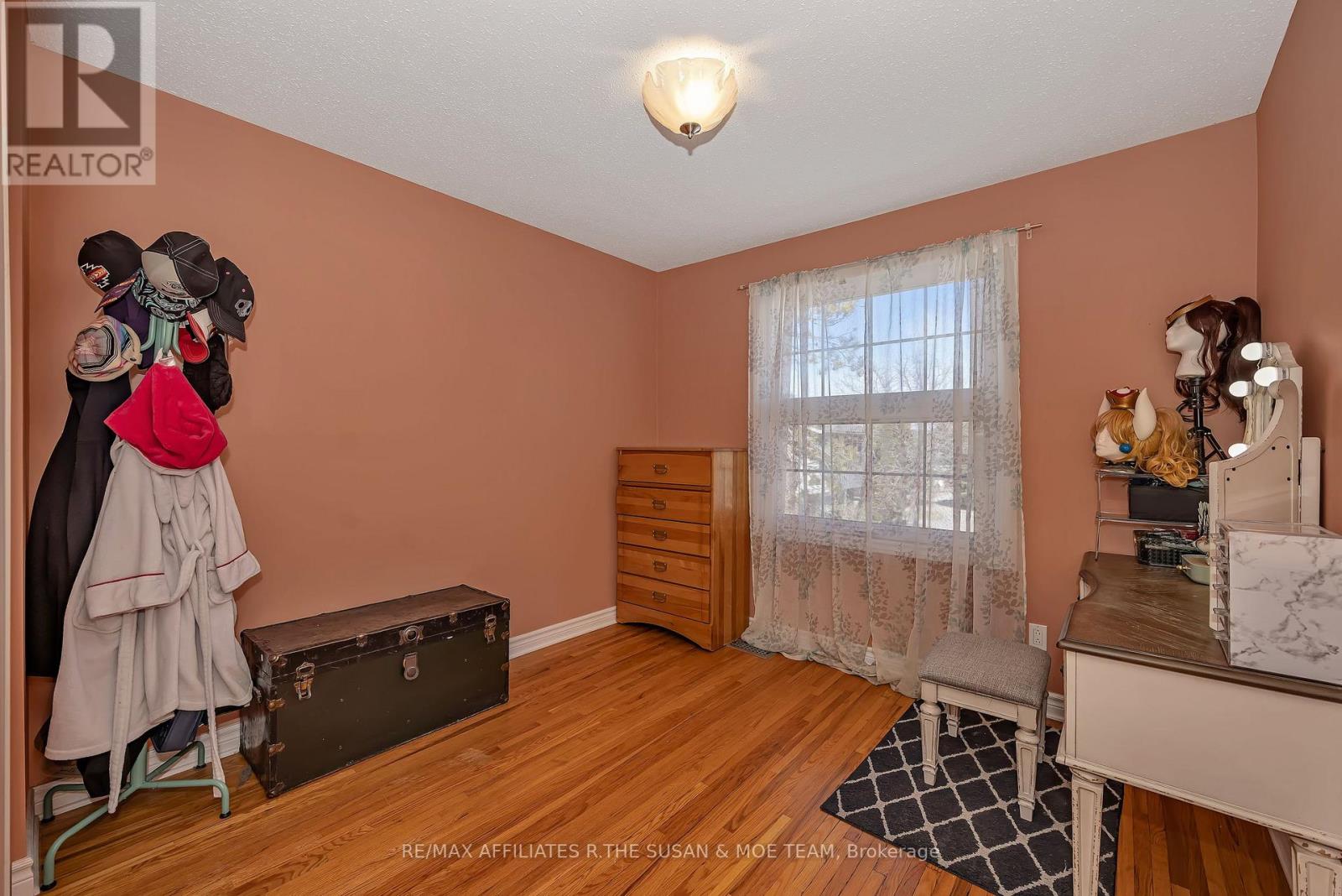 35 MONTEREY DRIVE - 27