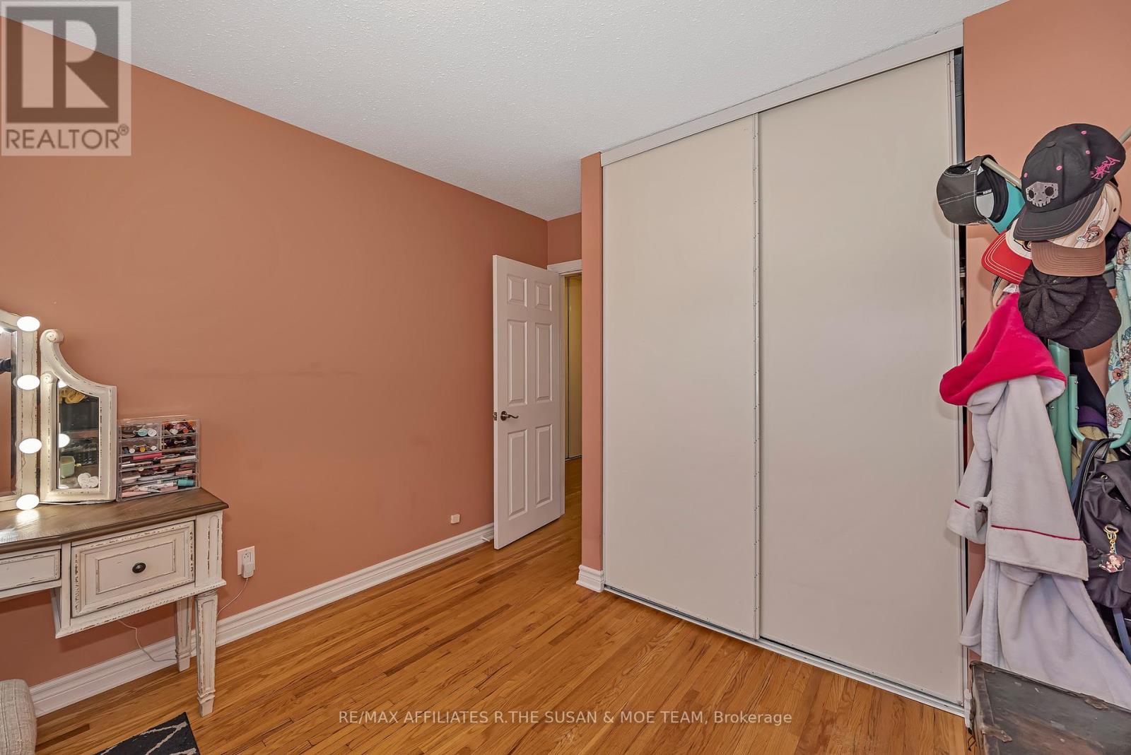 35 MONTEREY DRIVE - 28