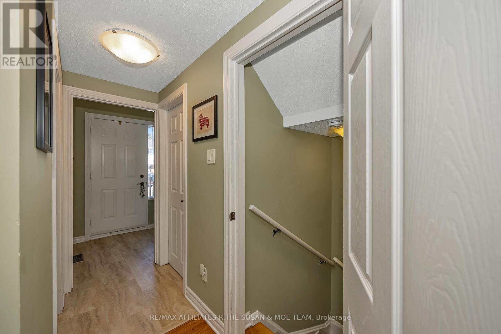 35 MONTEREY DRIVE - 31