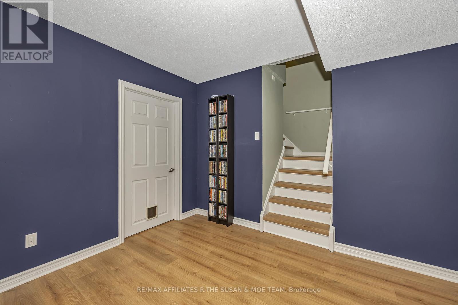 35 MONTEREY DRIVE - 32