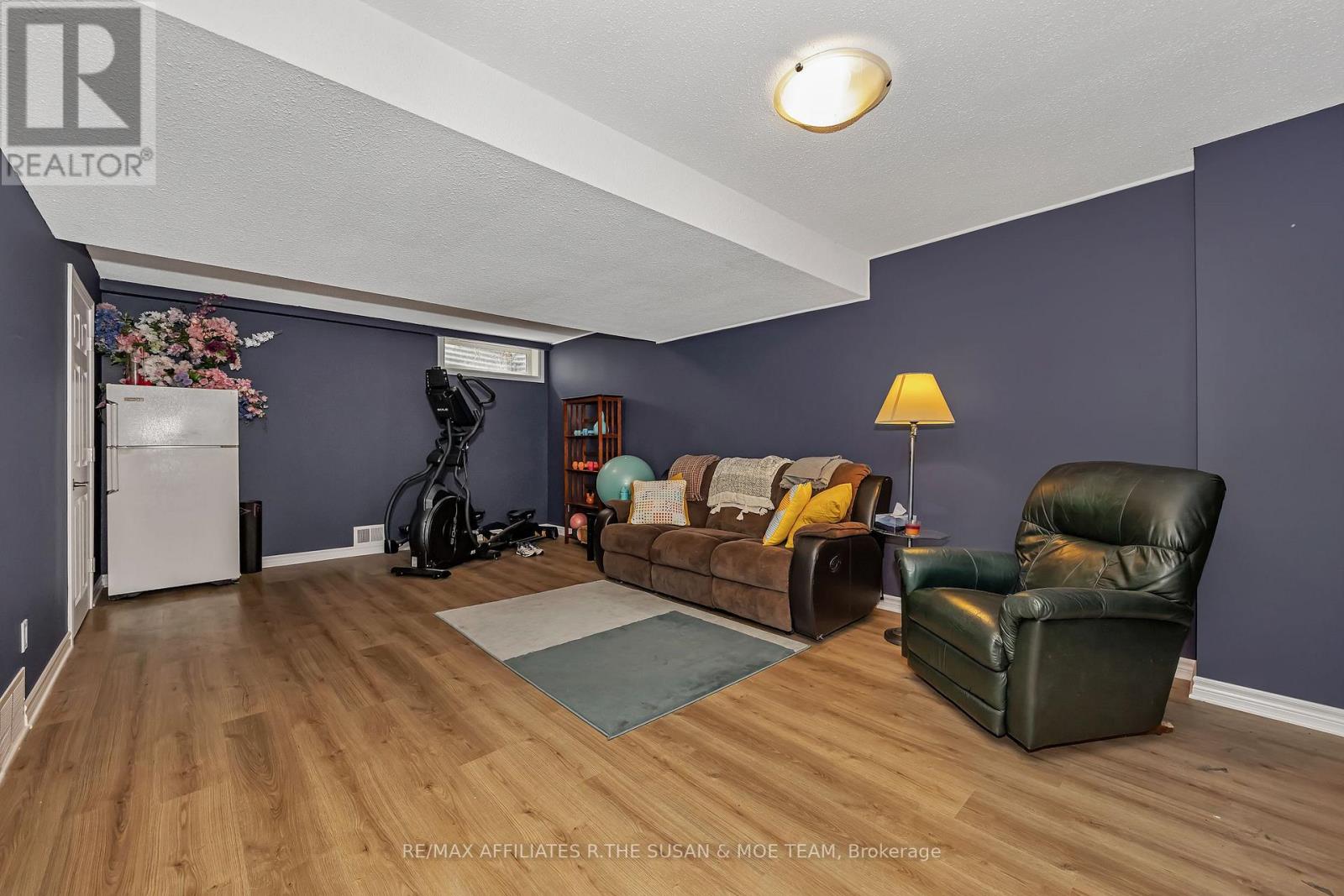 35 MONTEREY DRIVE - 33