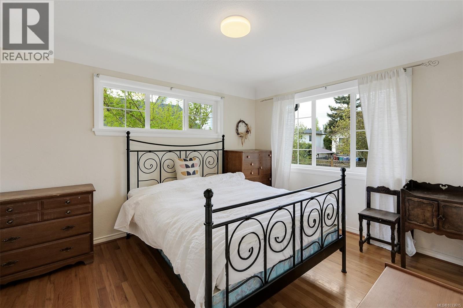  1452 Westall Avenue, Victoria